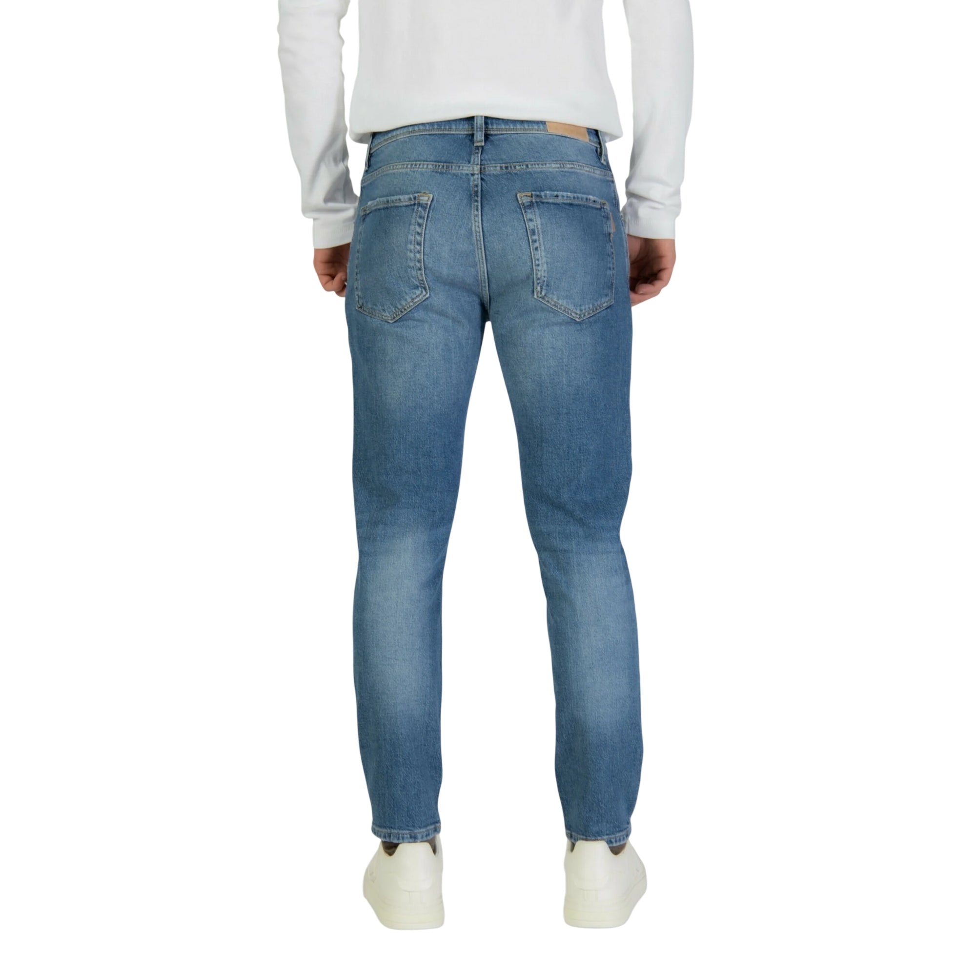 Jeans Uomo in denim di cotone, design cinque tasche, con strappi