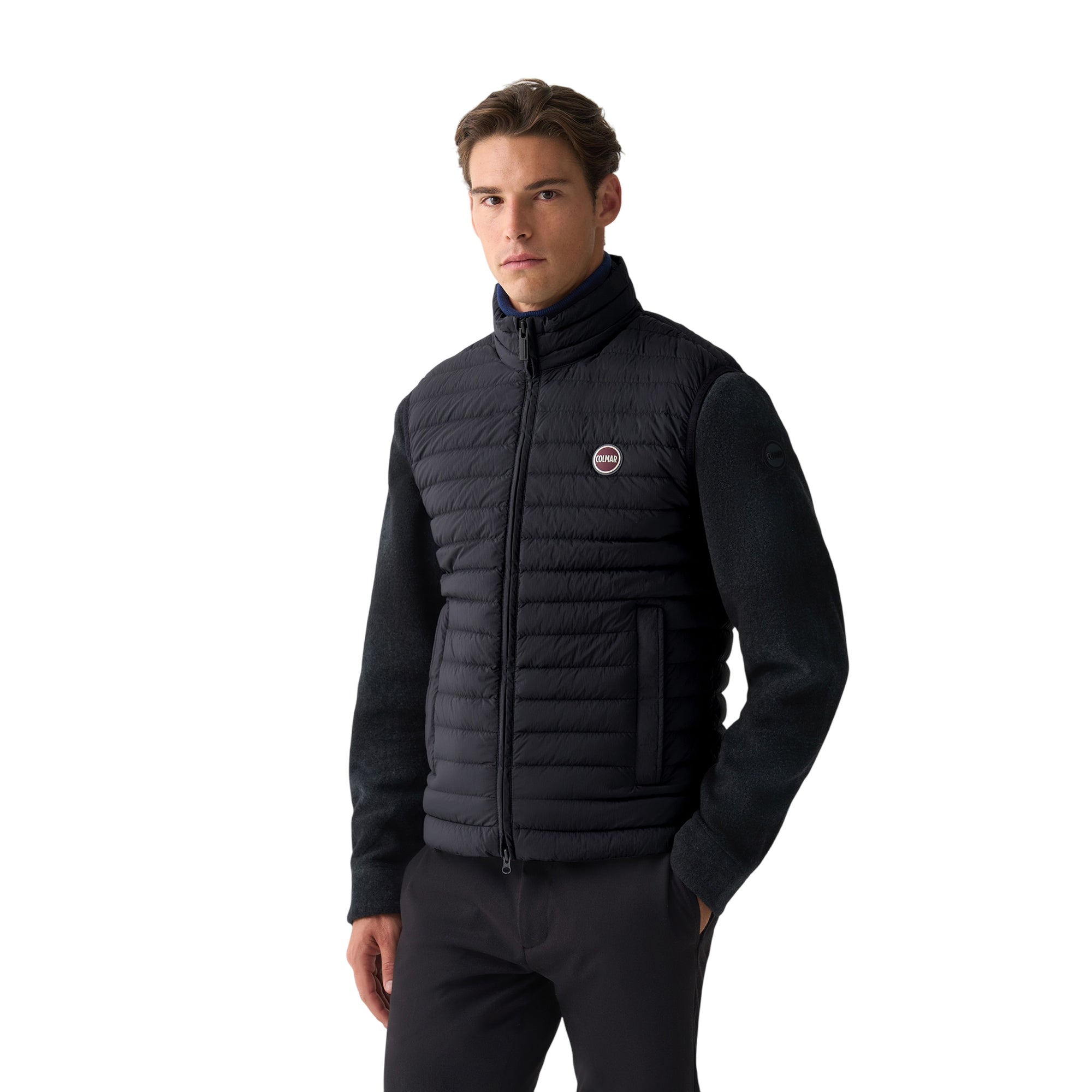 Gilet Uomo con impunture a righe orizzontali e logo iconico applicato sul petto