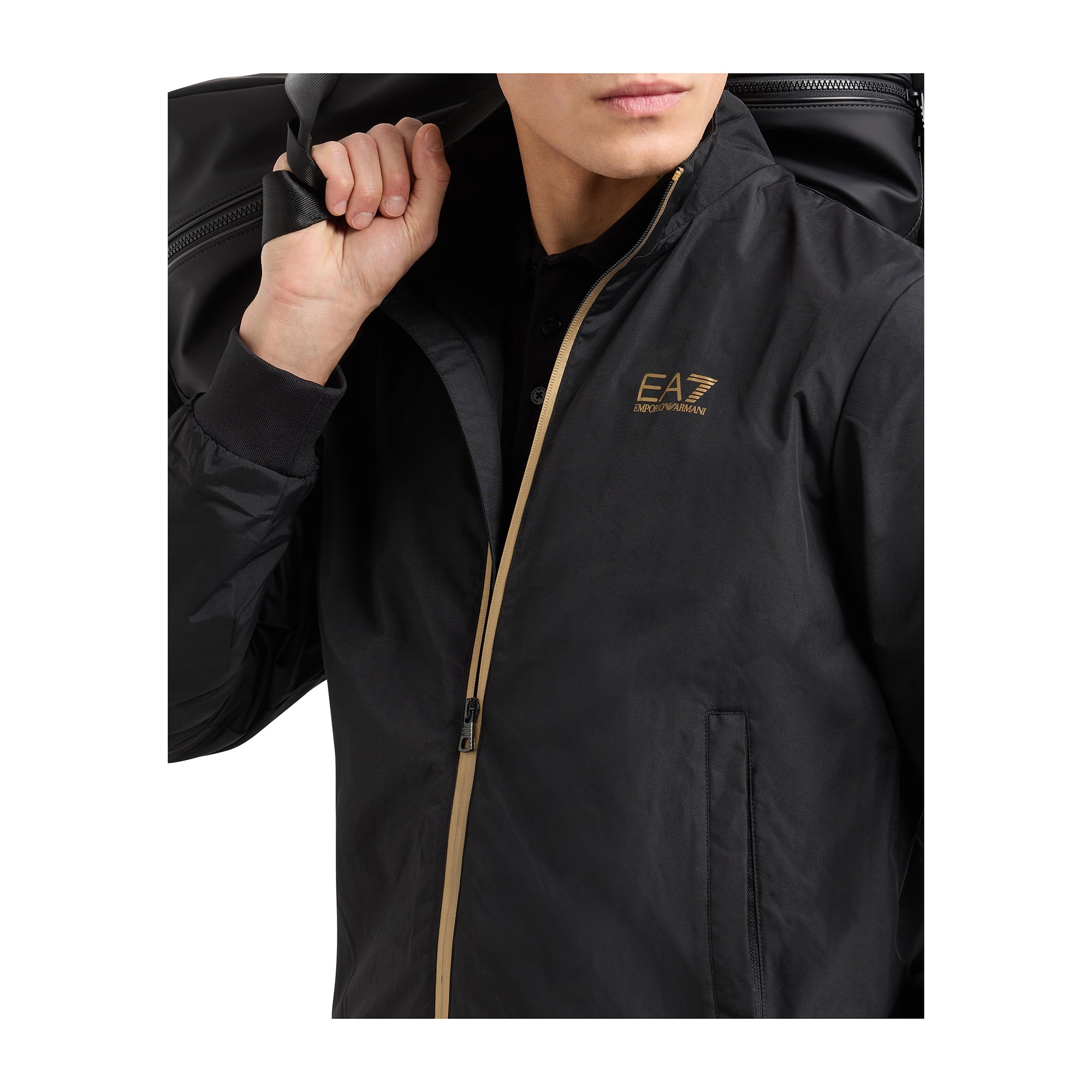 Felpa Uomo Nera, della linea Core Identity in nylon, con chiusura zip