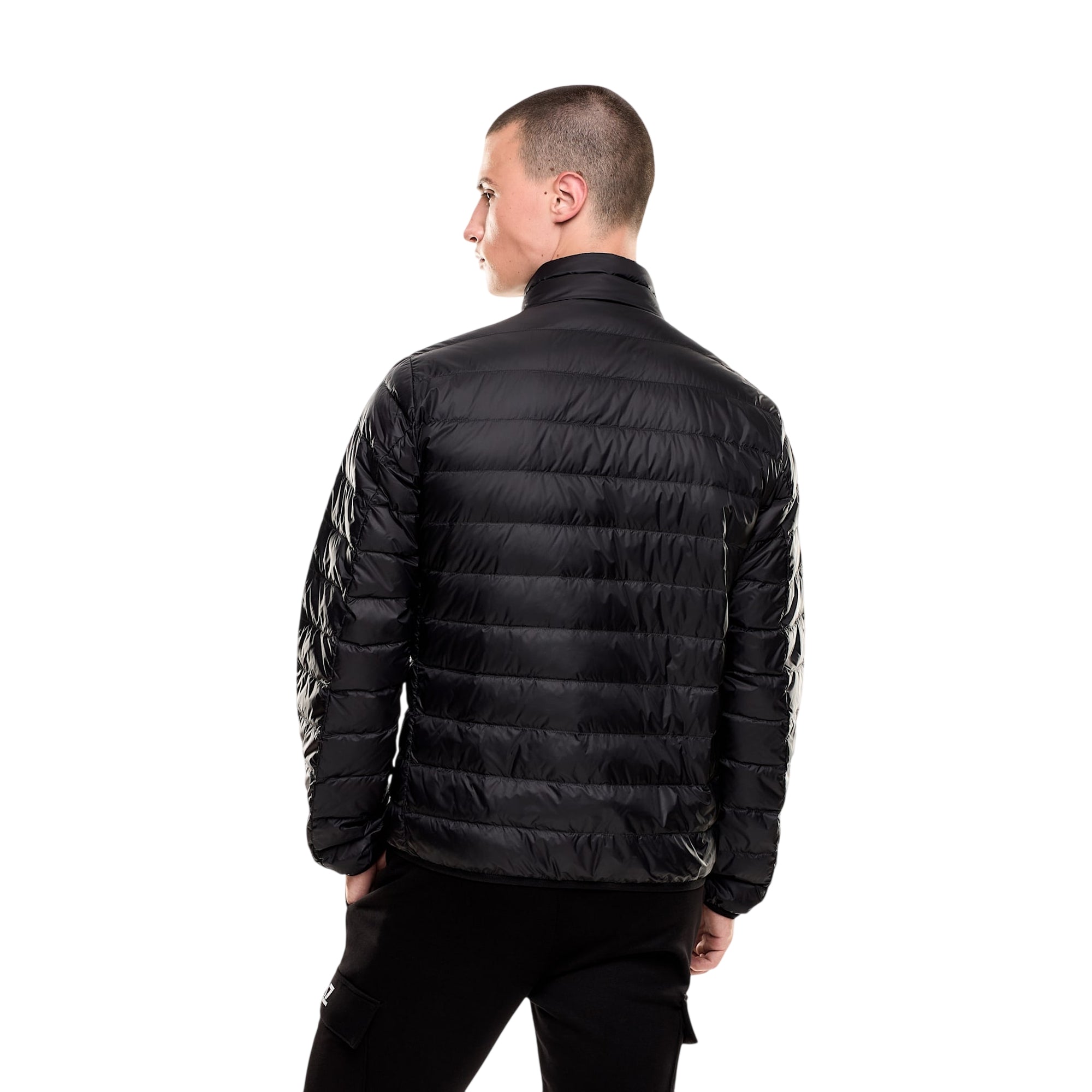 Piumino Uomo dal design classico, con full zip frontale