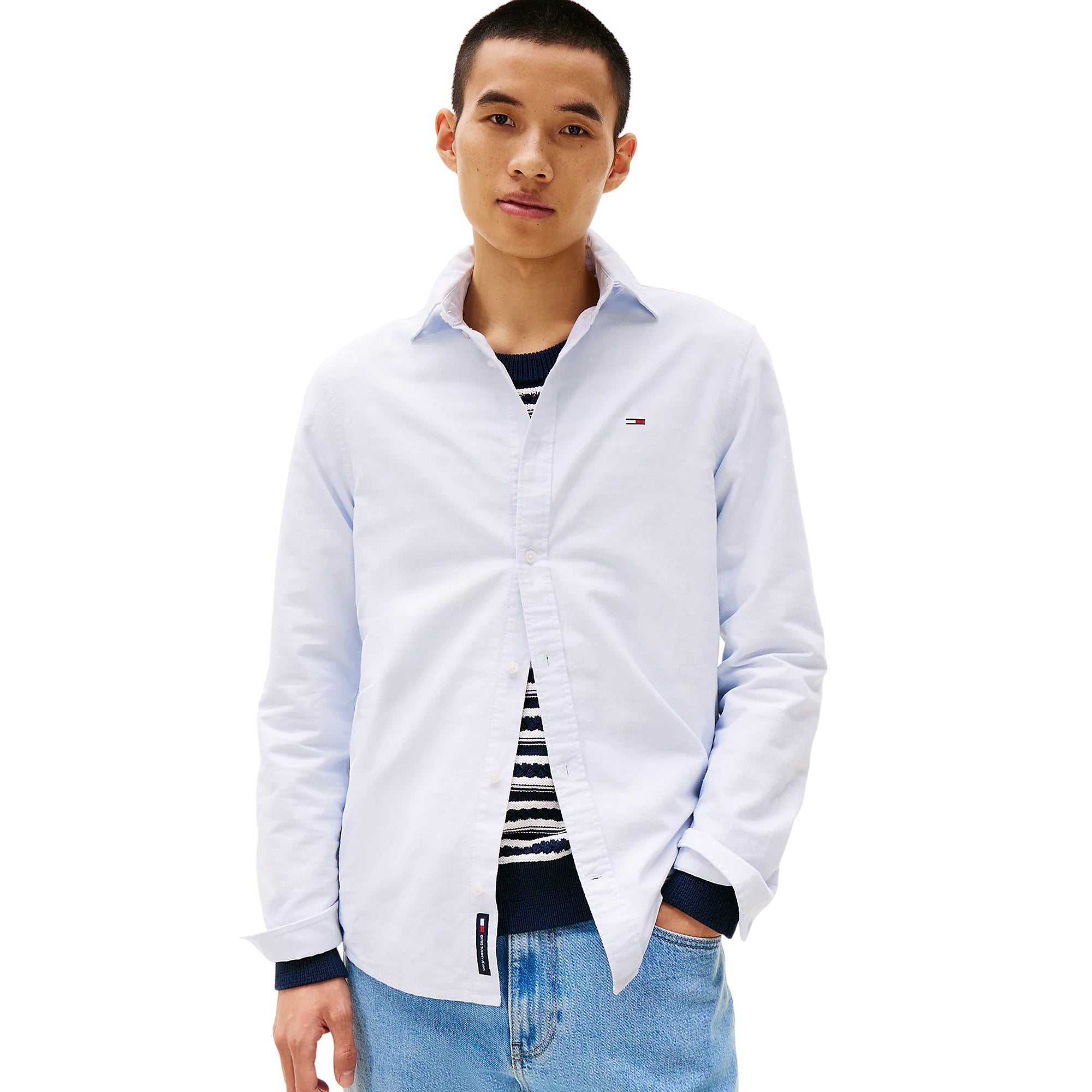 Acquista subito la Camicia Uomo, realizzata in puro cotone, coletto botton down, polsini arrotondati con bottoni e logo ricamato sul petto, firmata Tommy Hilfiger. Vieni a scoprire tutta la collezione su noisport.it