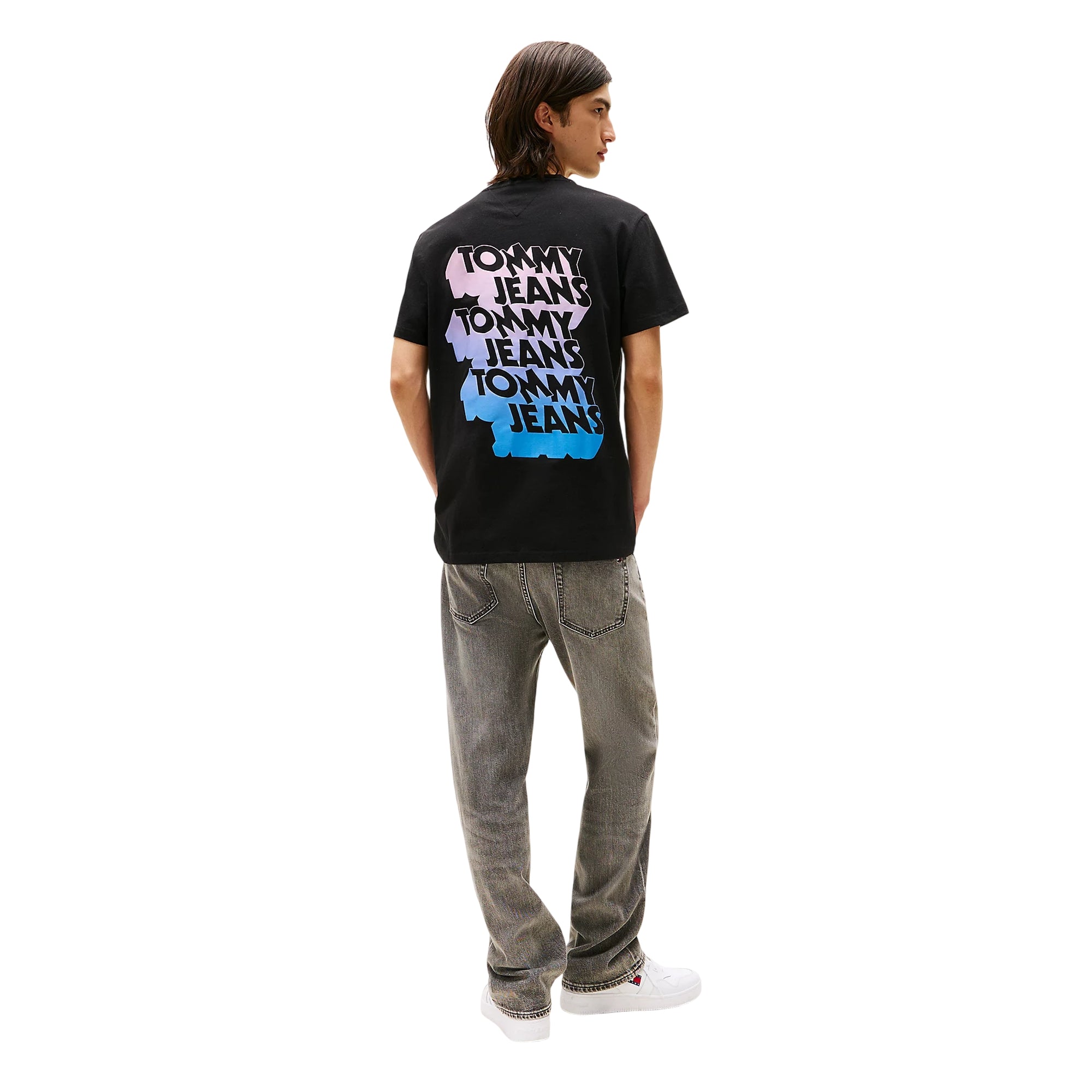Acquista subito la T-shirt Uomo, realizzata in puro cotone, maniche corte e scollatura a giro collo, firmata Tommy Hilfiger. Vieni a scoprire tutta la collezione su noisport.it