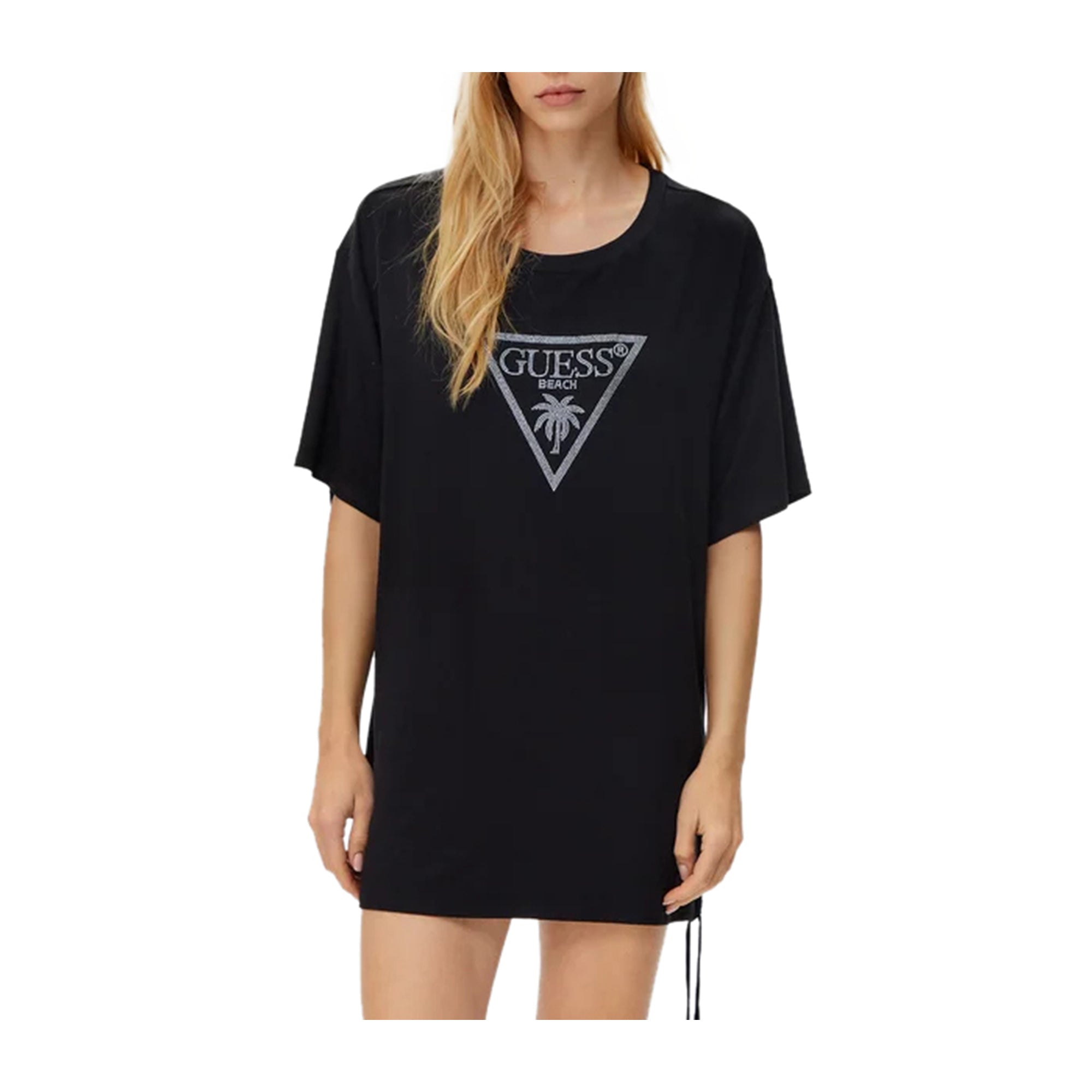Guess T-Shirt Donna lunga con logo Nero modella frontale