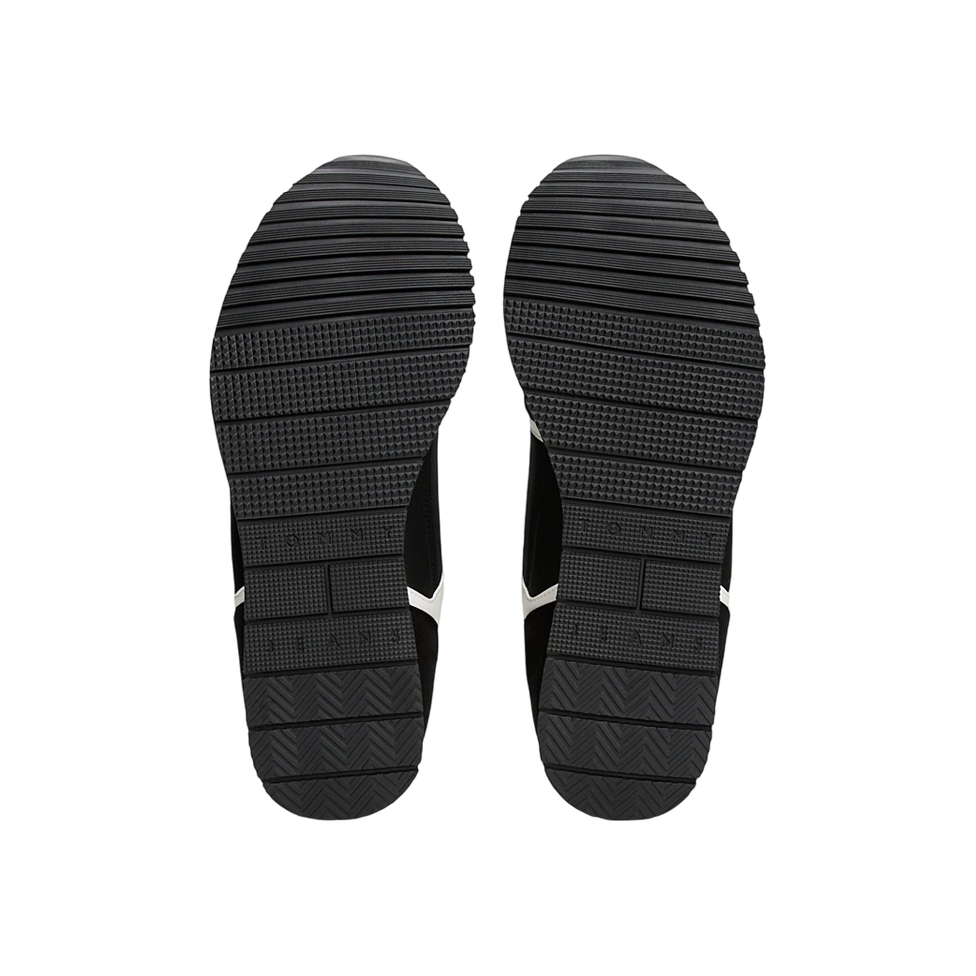 Sneakers Uomo con lacci e logo iconico laterale a contrasto ed inserti traspiranti