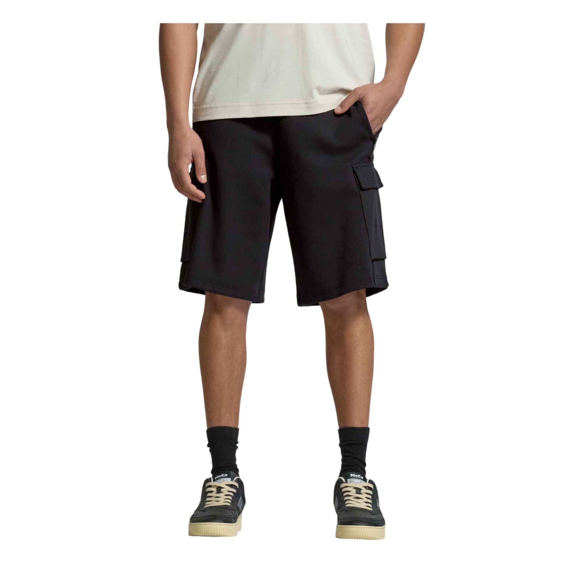 Bermuda Uomo con tasche cargo Nero modello frontale