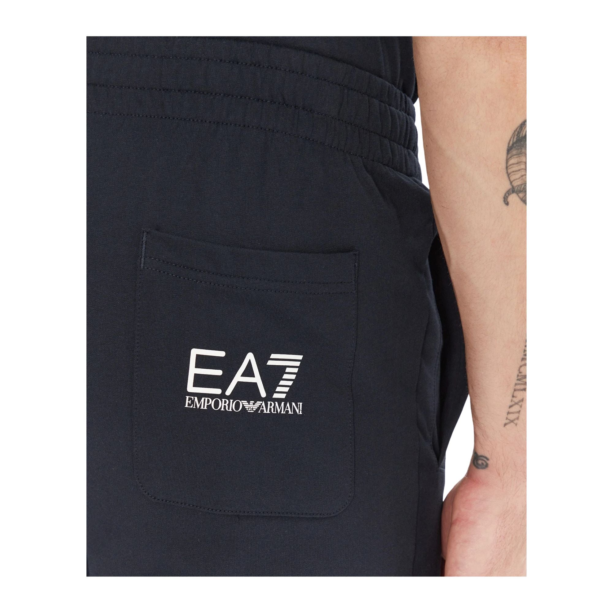 Pantalone Uomo da tuta Blu con maxi stampa dettaglio ravvicinato tasca retro