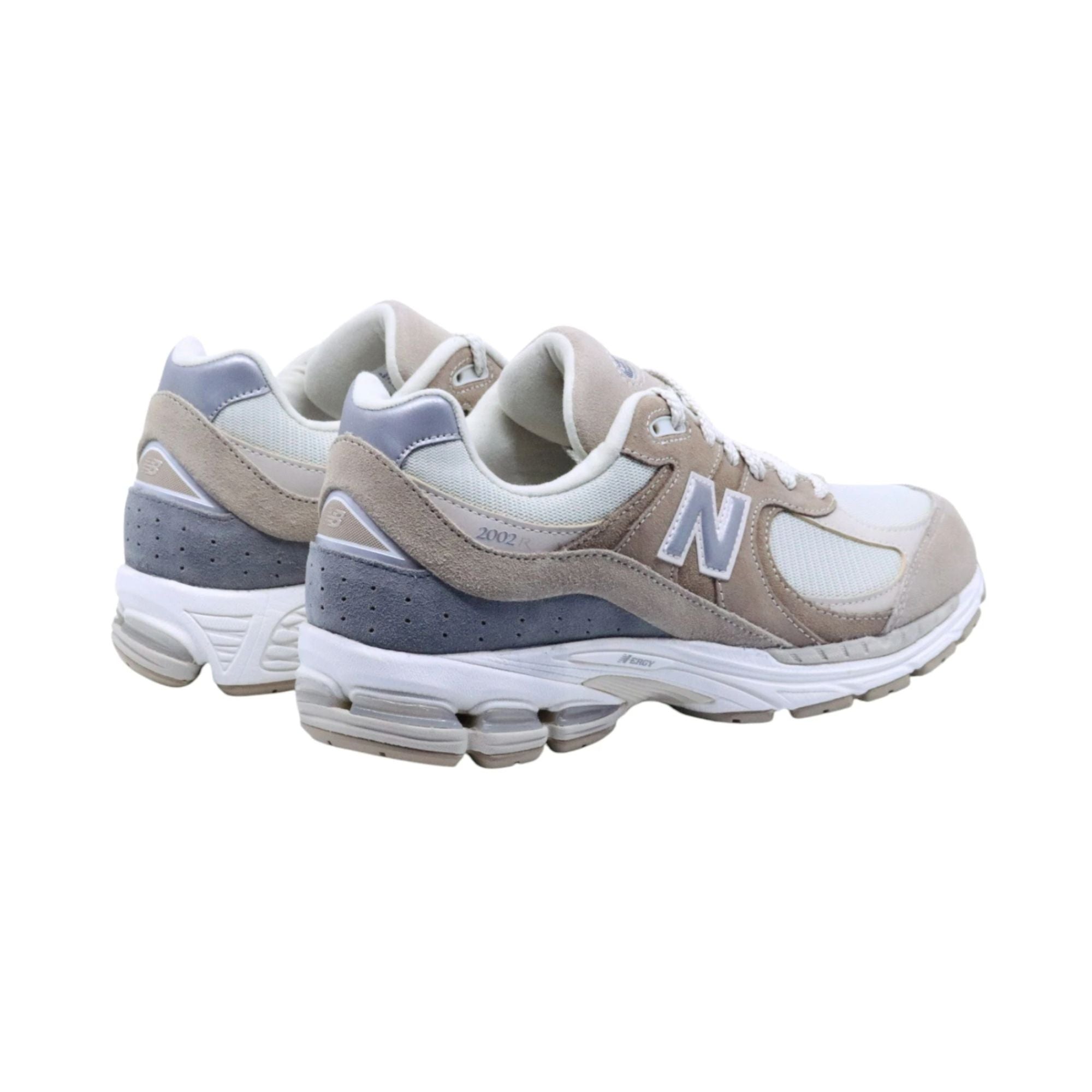 Sneakers Uomo 2002R Beige, in suede, con logo laterale