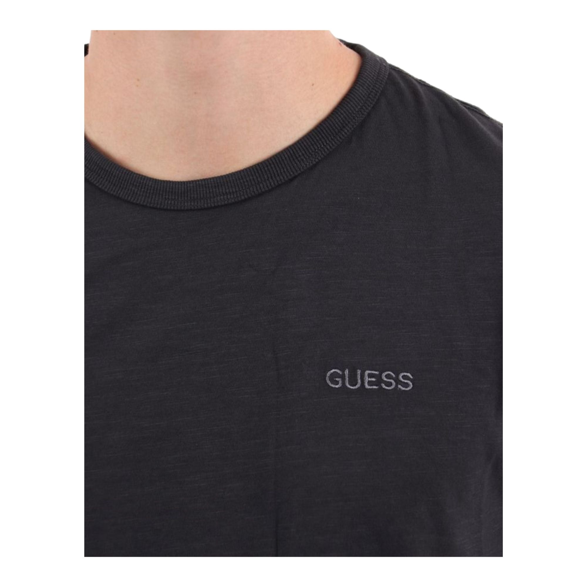 Guess T-shirt Uomo Nera con mini logo dettaglio logo