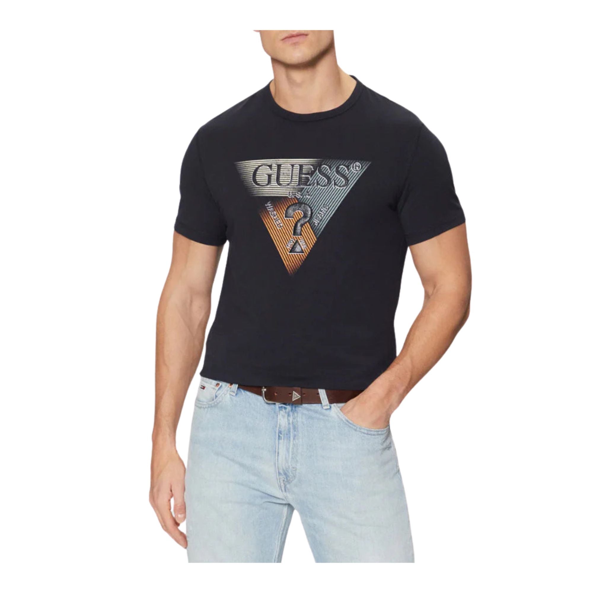 Guess T-shirt Uomo Nera con maxi logo triangolo frontale modello frontale