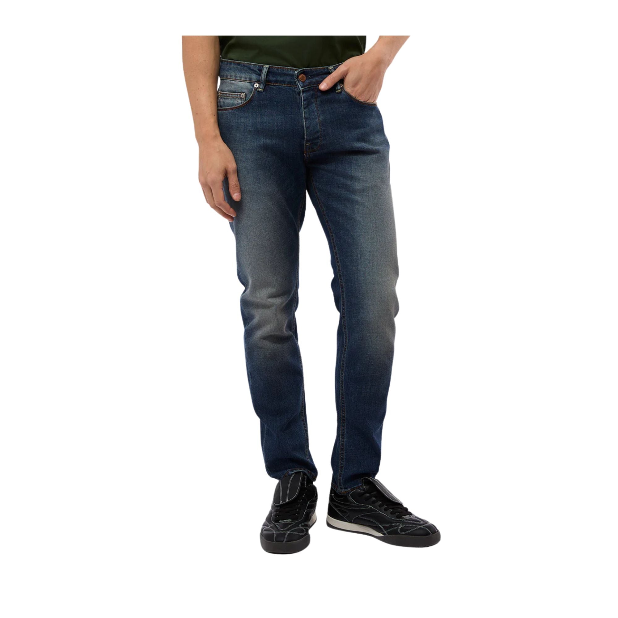 Jeans Uomo modello Denver, dal lavaggio scuro e dal fit slim