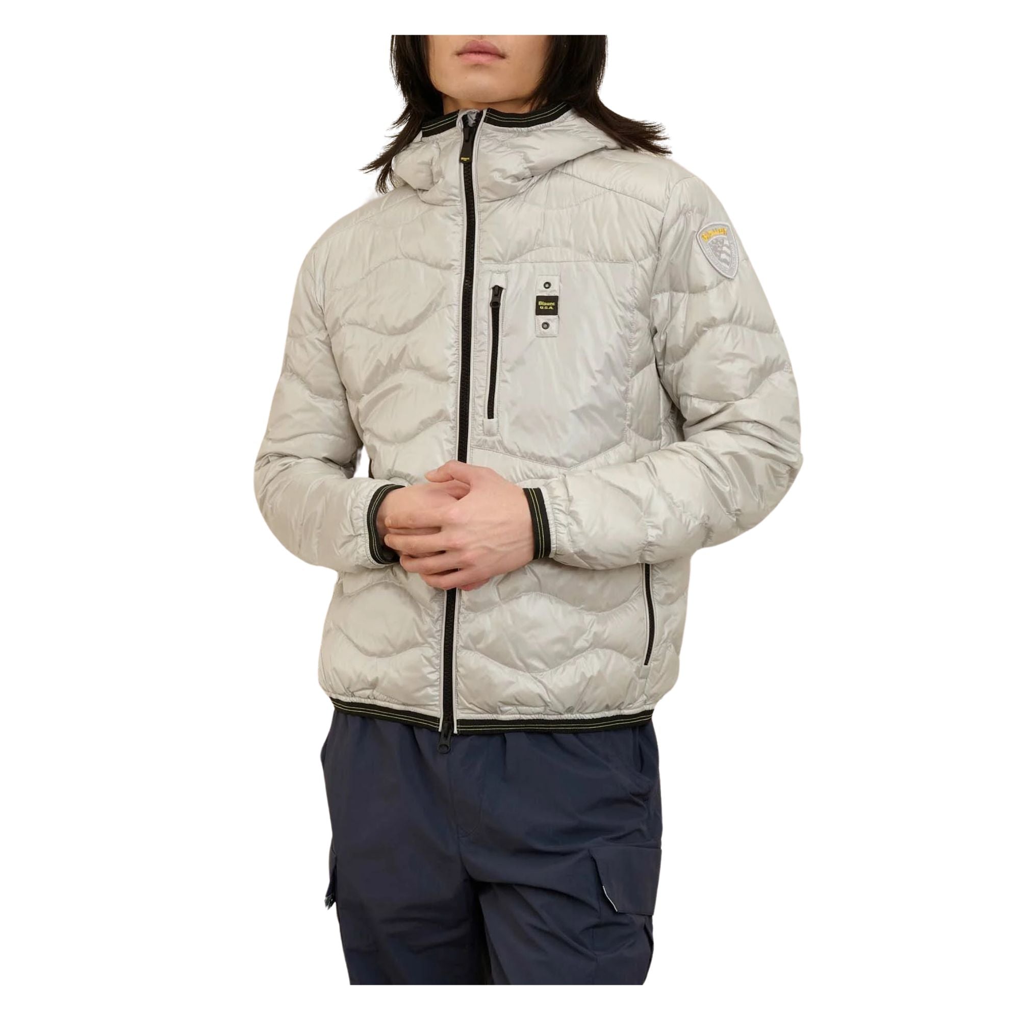 Piumino Uomo corto, linea Wave, con impunture ondulate e cappuccio