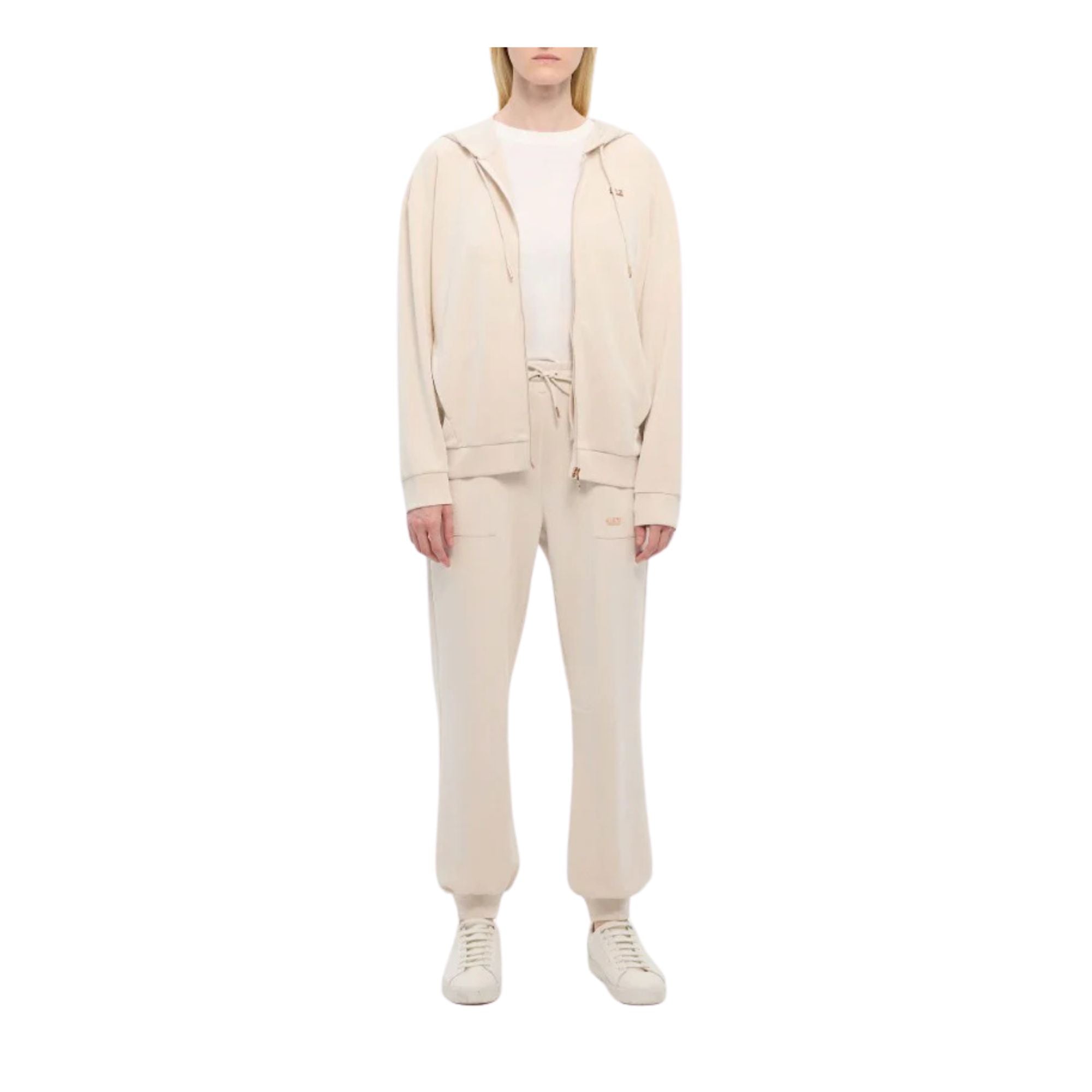 Pantaloni da donna beige con placca mini logo modella frontale