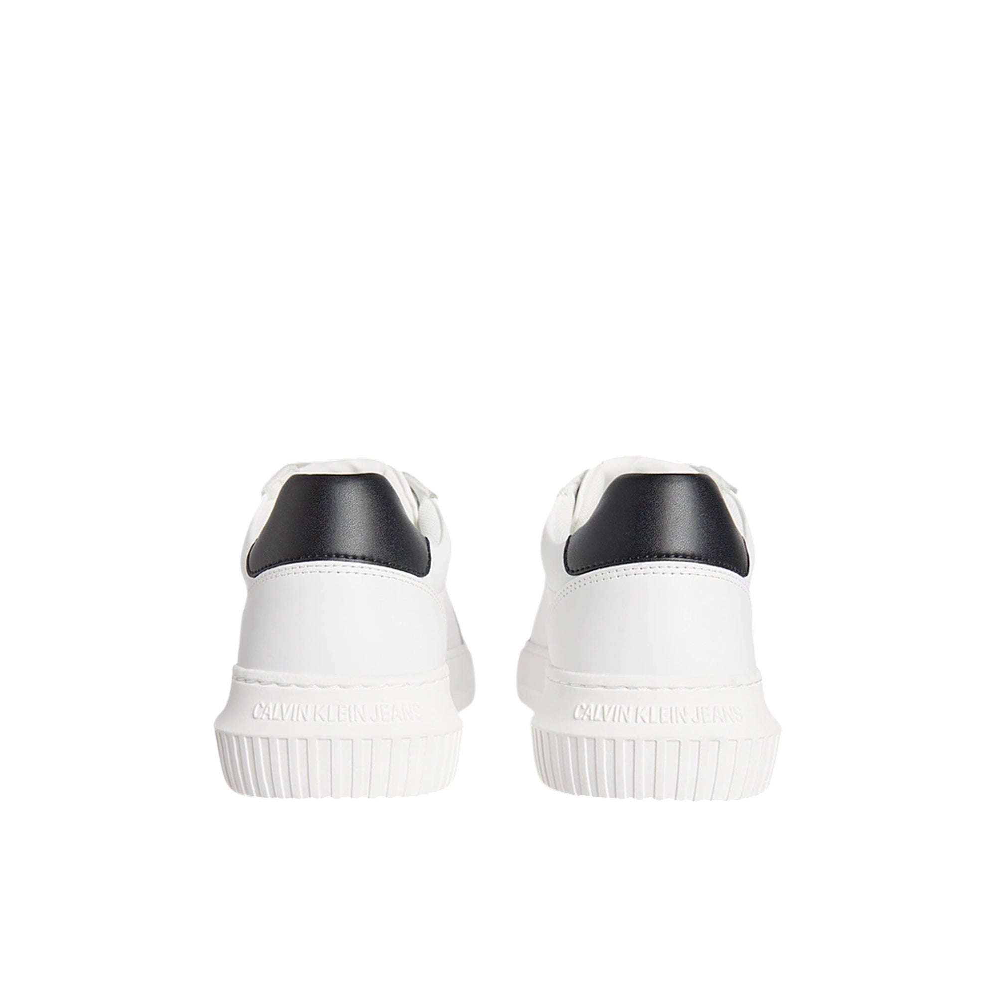 Sneakers Uomo con tomaia in pelle ed inserto nero sul tallone