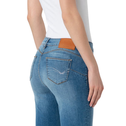 Acquista subito il Jeans Donna, in cotone, vita regolare e fondo stretto, firmato Fracomina. Vieni a scoprire tutta la collezione su noisport.it