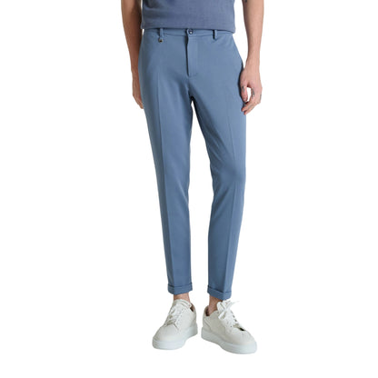 Pantalone Uomo Celeste skinny, con risvolto sul fondo