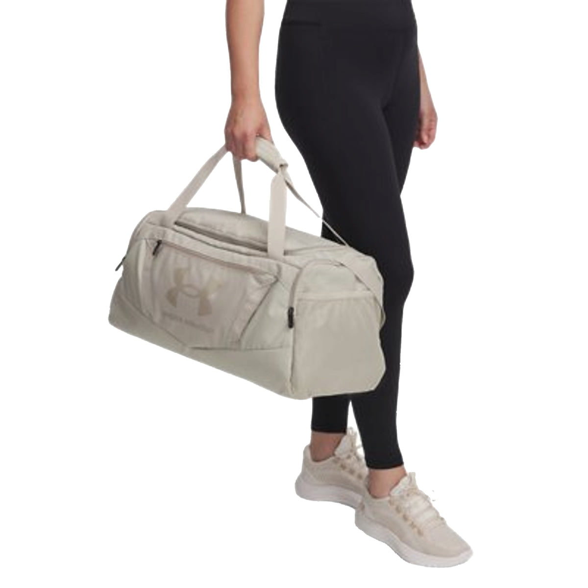 Borsone Unisex Undeniable 5.0 Small Beige modella
