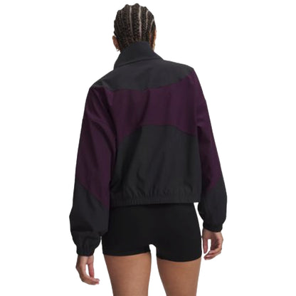 Giacca Donna UA Rival Woven modella retro