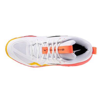 Acquista subito la Scarpa Volley Unisex, dotata di ammortizzazione Mizuno Energy NXT, imbottitura spessa e suola a contatto ampliato firmata Mizuno. Vieni a scoprire tutta la collezione su noisport.it
