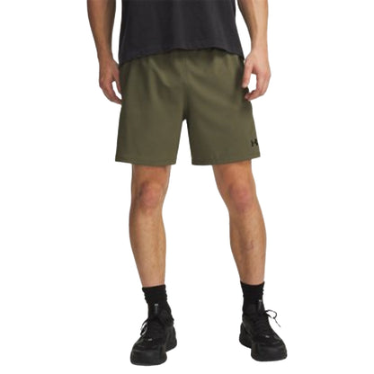 Shorts Uomo UA Vanish Woven DC Verde scuro modello frontale