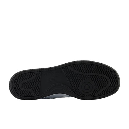 Sneakers Donna 480, che richiamano il basket, con tomaia in pelle