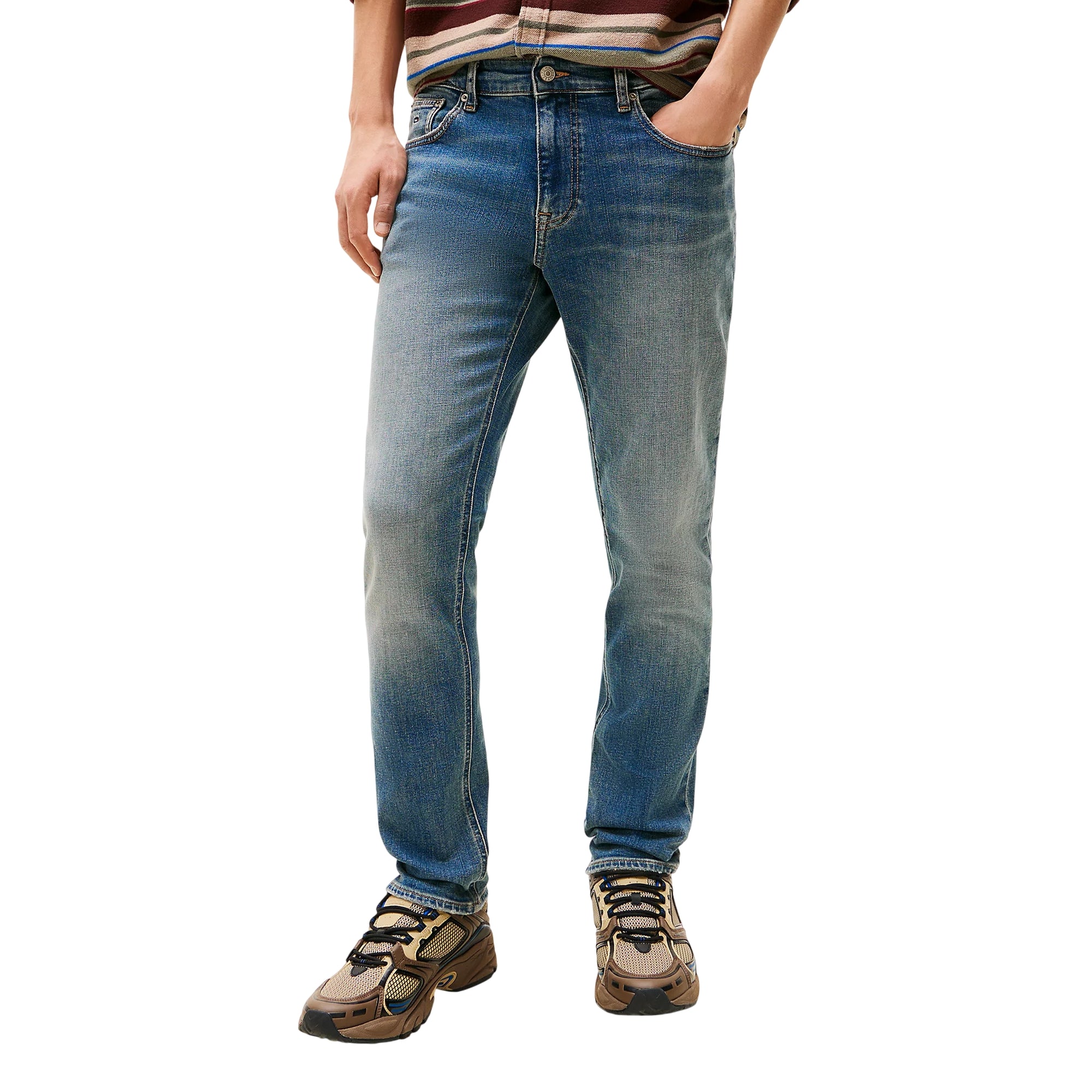 Jeans Uomo cinque tasche, con logo ricamato sul retro