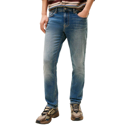 Jeans Uomo cinque tasche, con logo ricamato sul retro