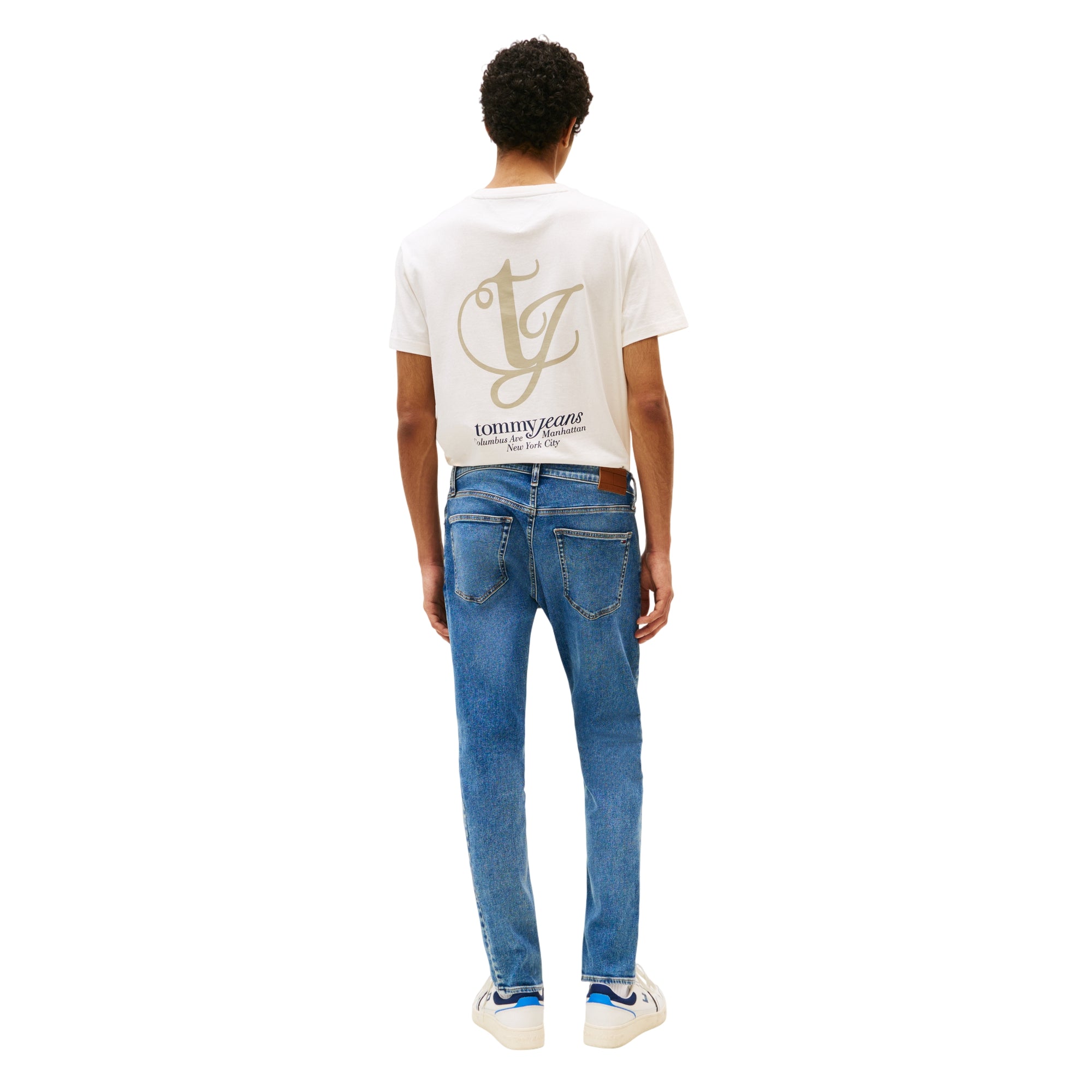 Acquista subito il Jeans Uomo, in cotone elasticizzato, patta con zip e bottone e tasche laterali e posteriori, firmato Tommy Hilfiger. Vieni a scoprire tutta la collezione su noisport.it