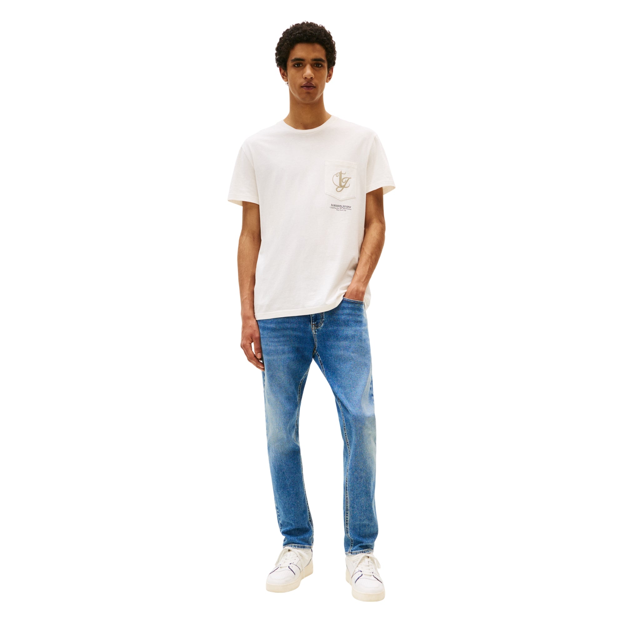 Acquista subito il Jeans Uomo, in cotone elasticizzato, patta con zip e bottone e tasche laterali e posteriori, firmato Tommy Hilfiger. Vieni a scoprire tutta la collezione su noisport.it