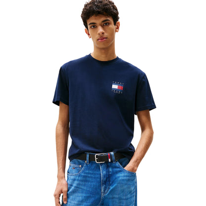 Acquista subito la T-shirt Uomo, realizzata in puro cotone, maniche corte e logo oversize sul retro, firmata Tommy Hilfiger. Vieni a scoprire tutta la collezione su noisport.it