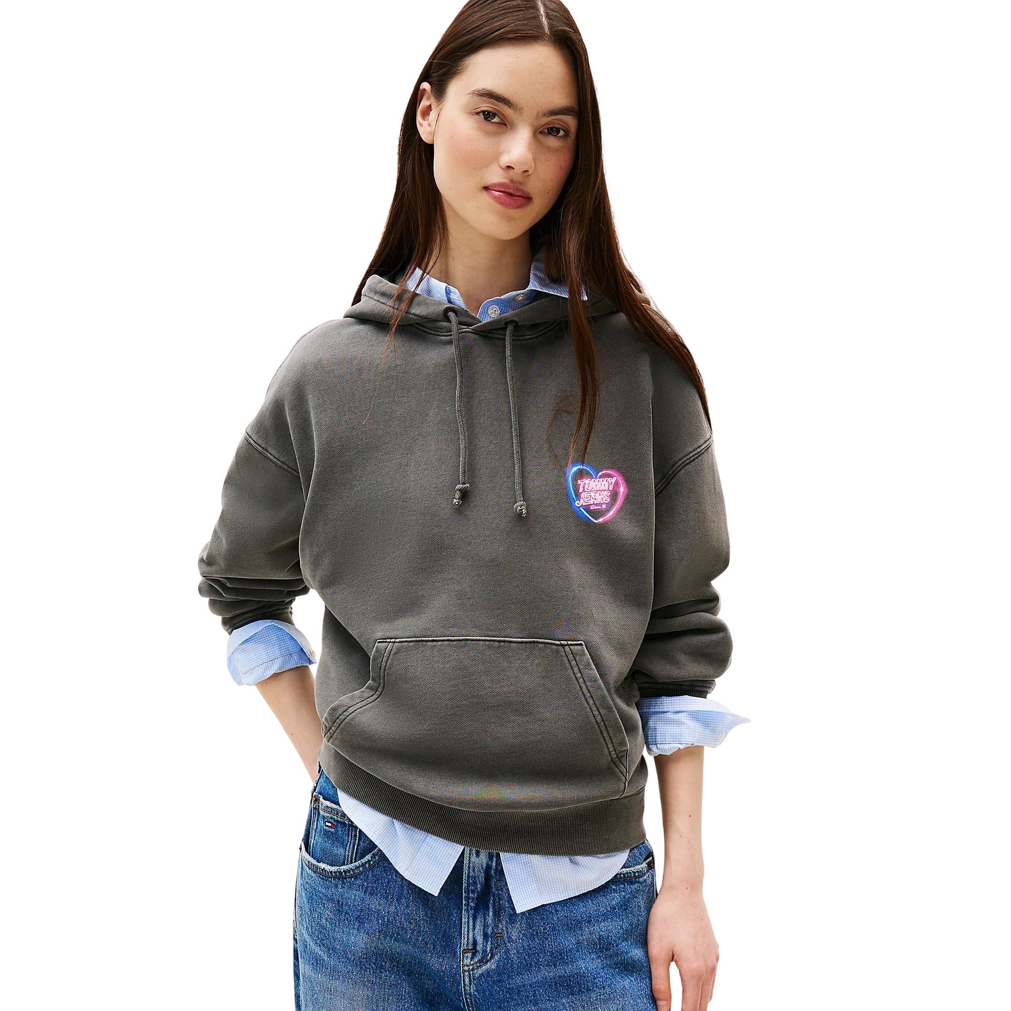 Acquista subito la Felpa Donna, realizzata in puro cotone, con collo con cappuccio e lacci, taglio squadrato e fondo e polsini a coste, firmata Tommy Hilfiger. Vieni a scoprire la collezione su noisport.it