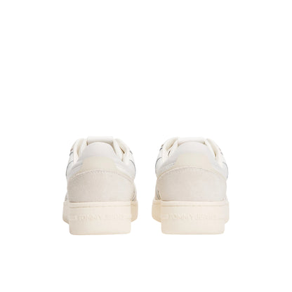 Acquista subito le Sneakers Donna, stile basket, con suola in gomma antiscivolo, soletta rimovibile e punta tonda traforata, firmate Tommy Hilfiger. Vieni a scoprire tutta la collezione su noisport.it