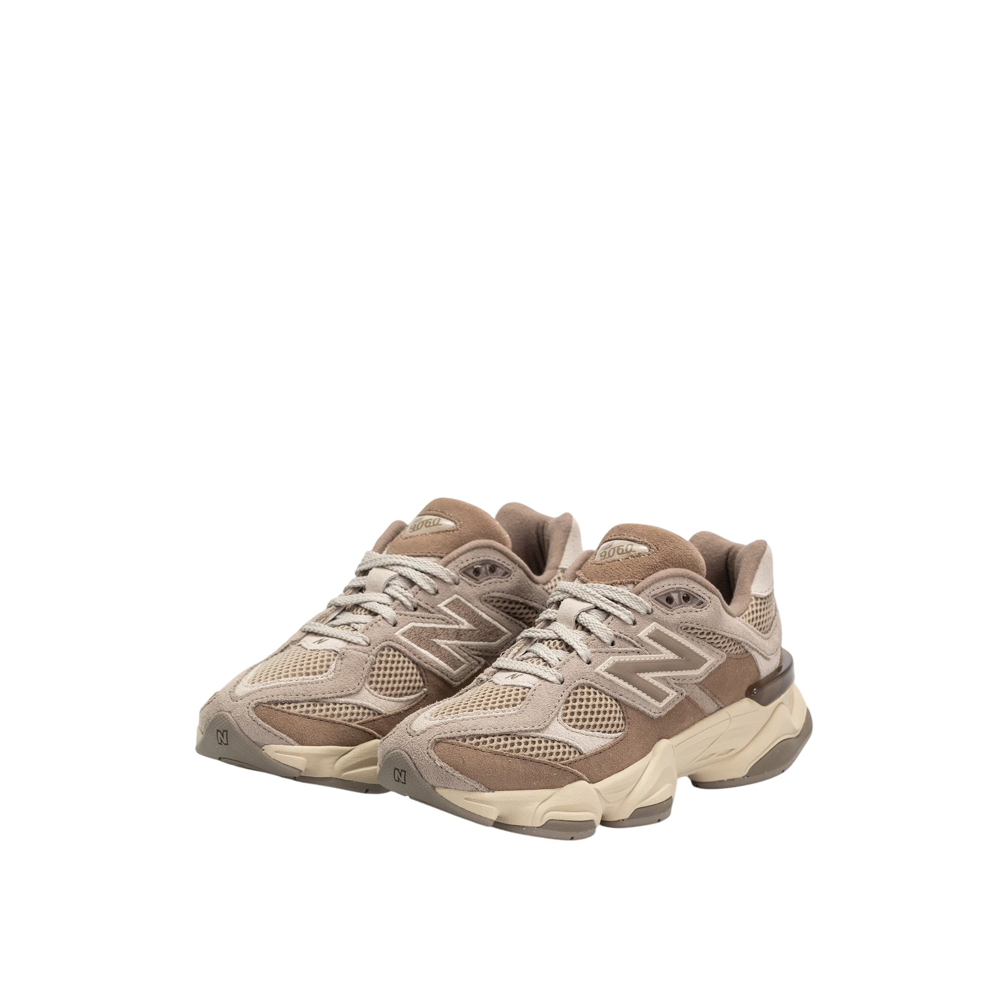 Sneakers Junior Beige con tomaia in mesh e logo iconico