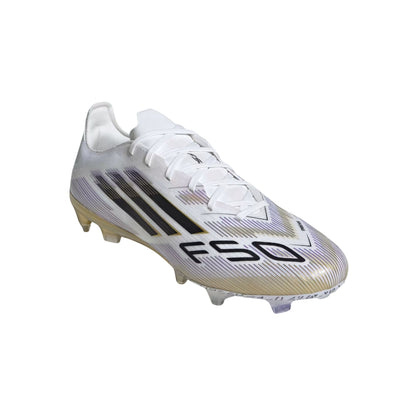 Scarpa Uomo firmata F50 Pro, con tomaia Fibertouch e chiusura con lacci 