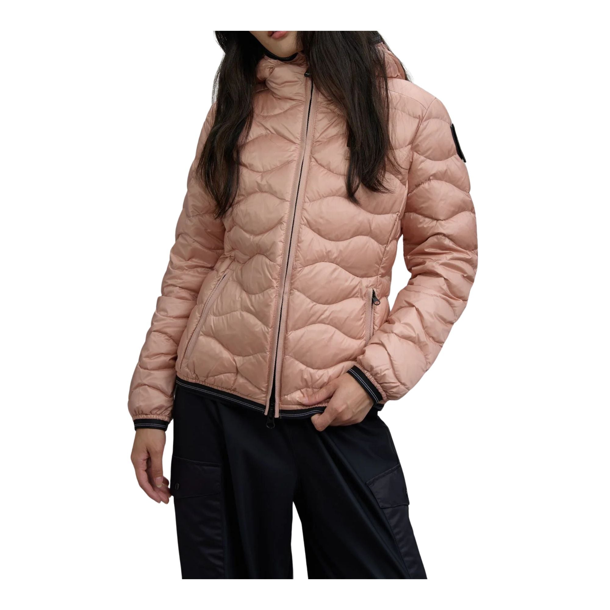 Piumino Donna Camelia, con impunture ondulate e passante logo sul petto 