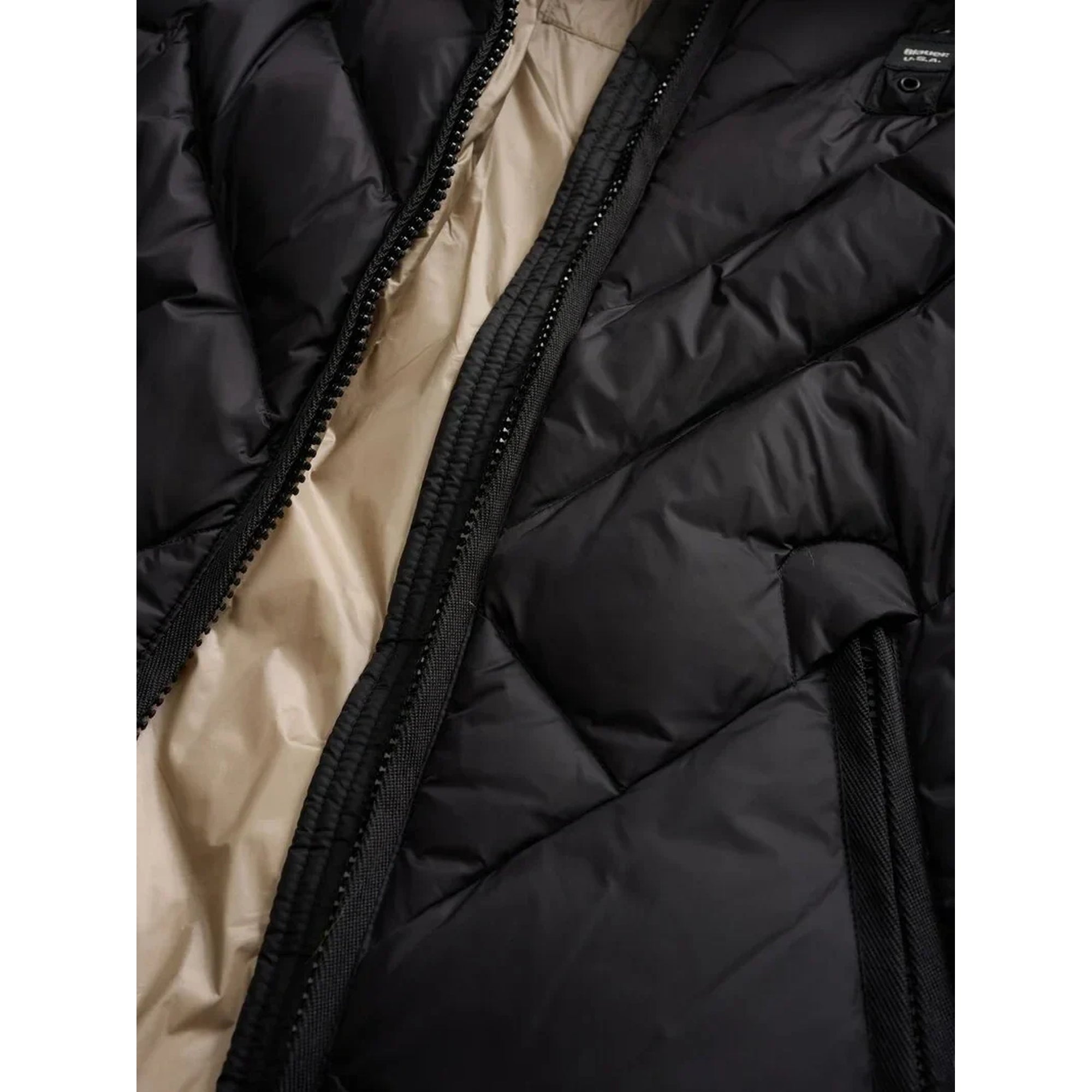 Piumino Donna Alicia corto, con pelliccia e patch logo sulla manica
