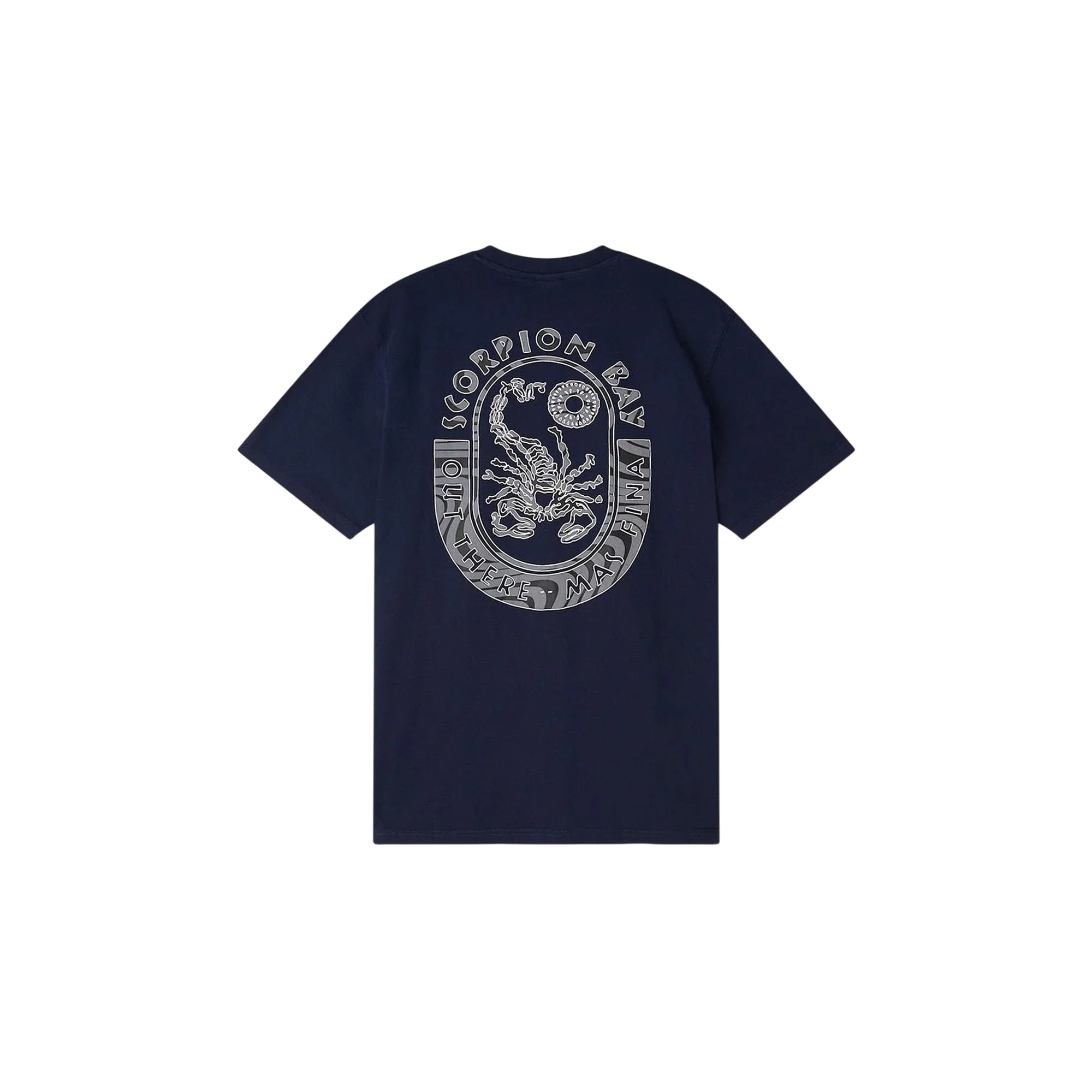 Acquista subito la T-shirt Uomo, in puro cotone a maniche corte, con logo sul petto e maxi stampa sul retro. Vieni a scoprire tutta la collezione su noisport.it