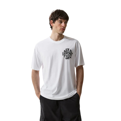 T-shirt Uomo bianca con stampa nera "Mas Fina" modello frontale