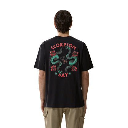 T-shirt Uomo Nera stampa "Snakes'N'Roses" modello retro