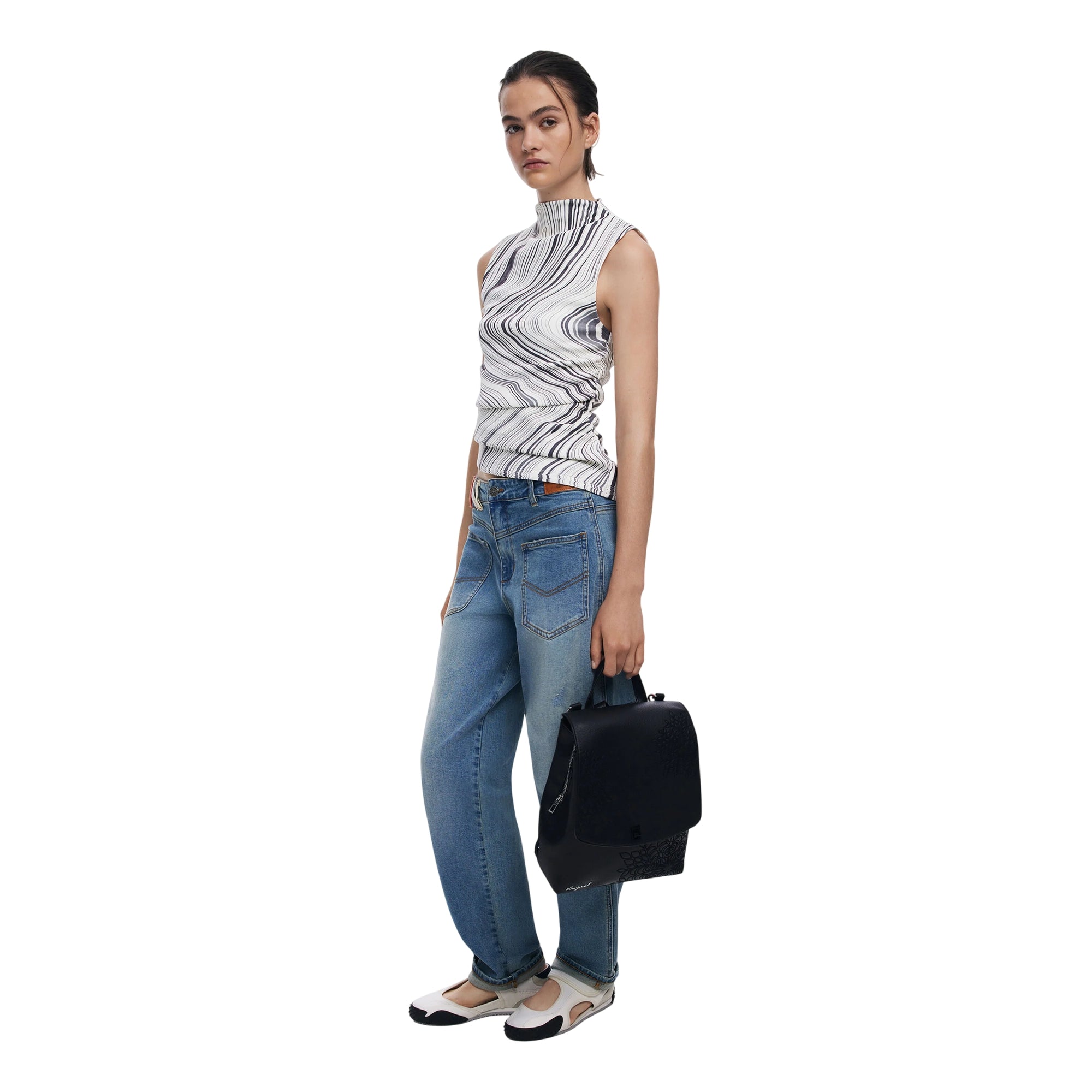 Zaino Donna con patta, tasca posteriore e ricami floreali in colore