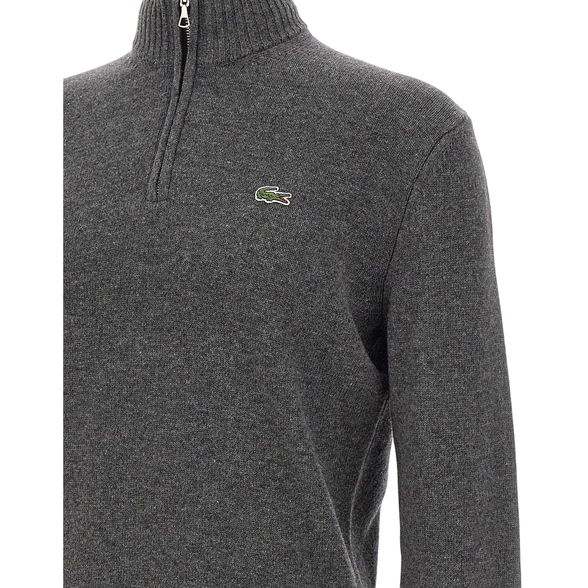 Maglione a collo alto in lana cardata con grigio dettaglio