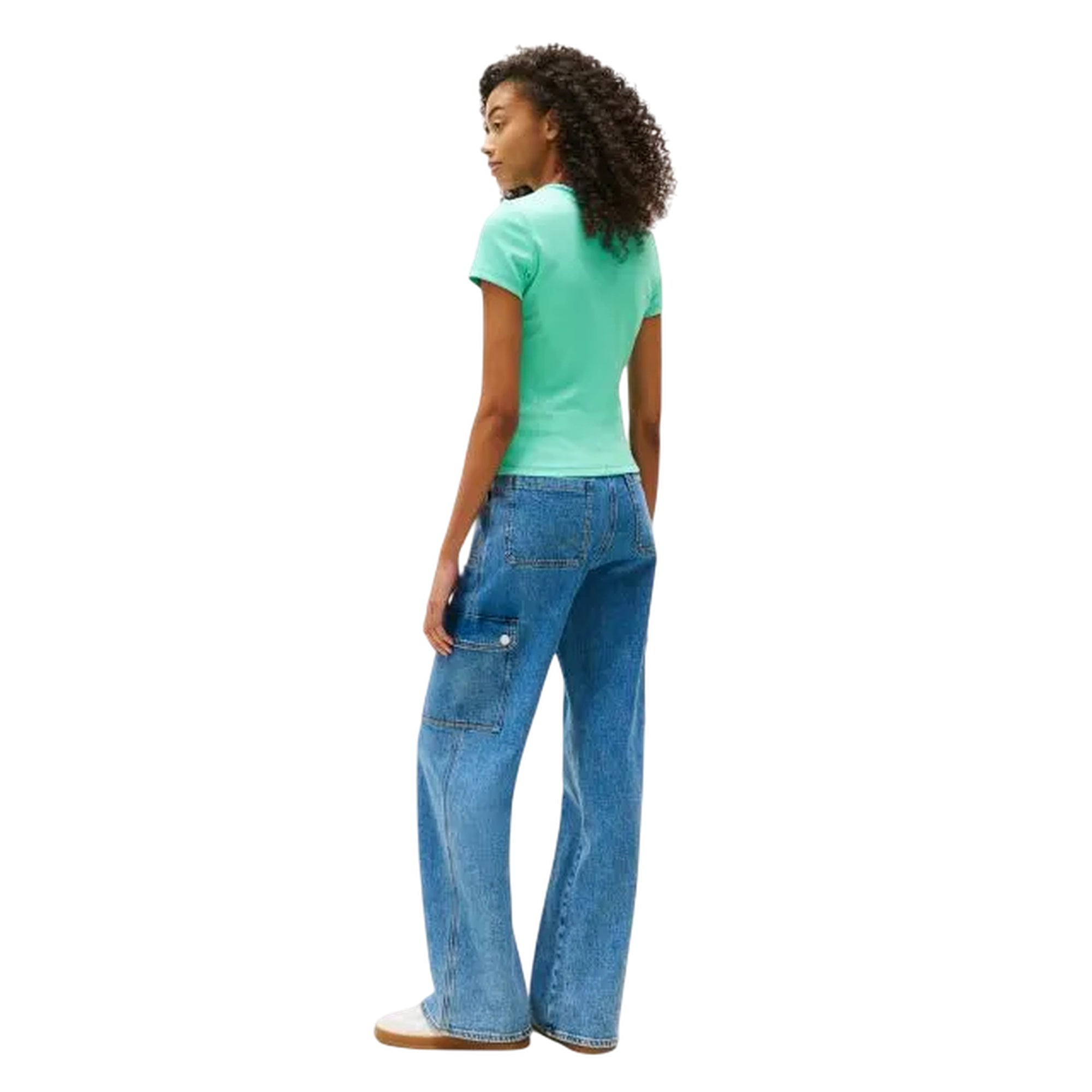 Acquista subito la T-shirt Donna, realizzata in puro cotone elasticizzato, trama a costine e scollatura a girocollo, firmata Tommy Hilfiger. Vieni a scoprire tutta la collezione su noisport.it