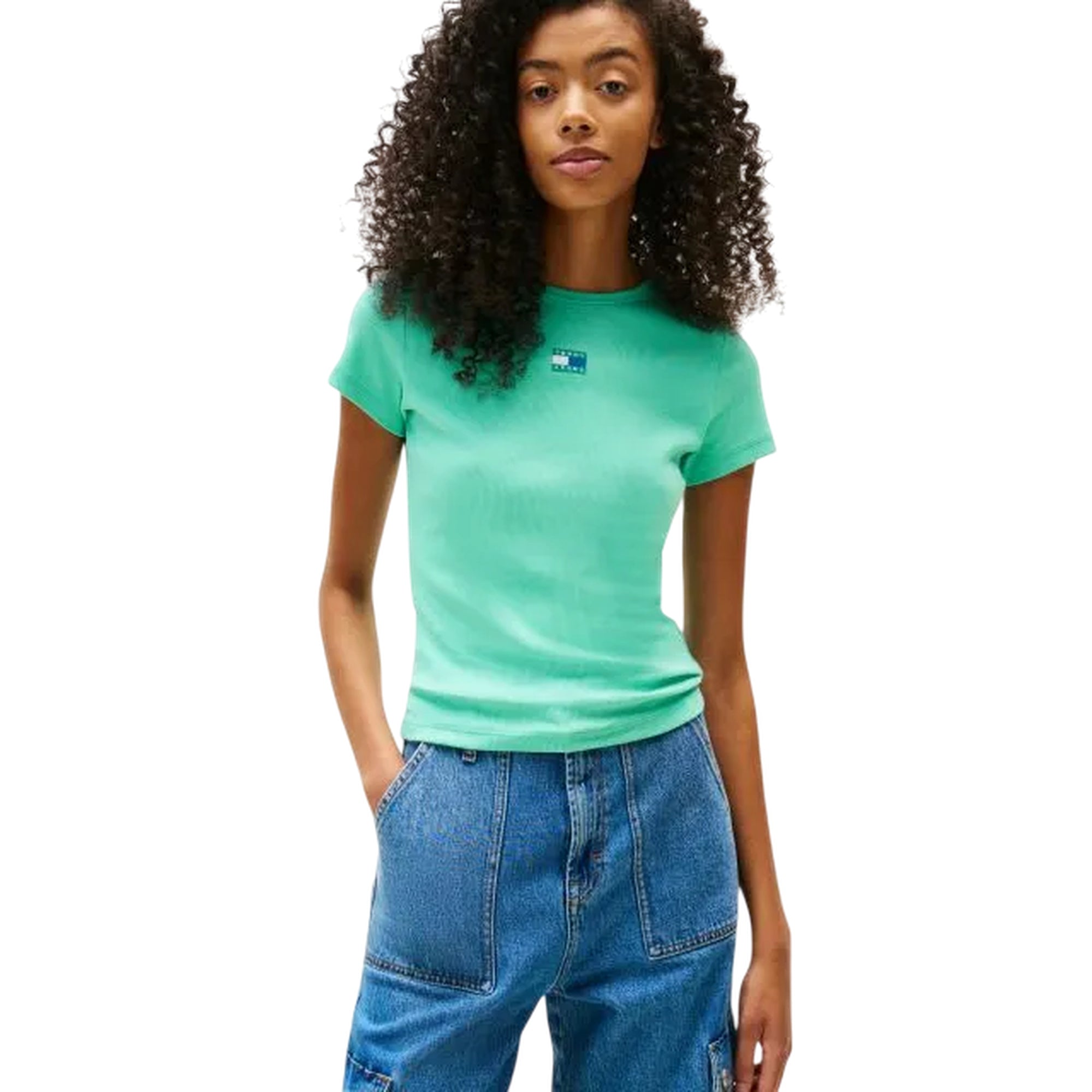 Acquista subito la T-shirt Donna, realizzata in puro cotone elasticizzato, trama a costine e scollatura a girocollo, firmata Tommy Hilfiger. Vieni a scoprire tutta la collezione su noisport.it