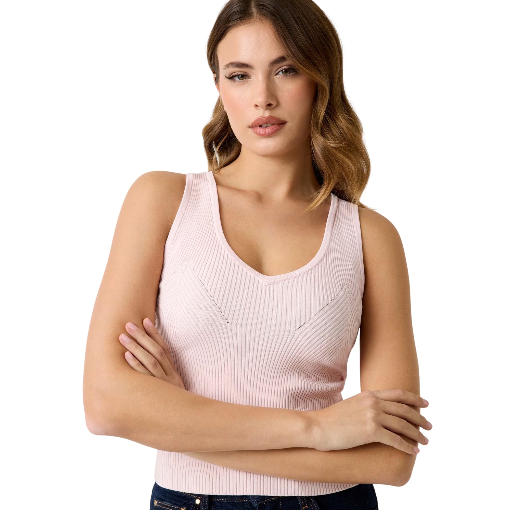 Top donna a costine scollo V Rosa modella frontale ravvicinata
