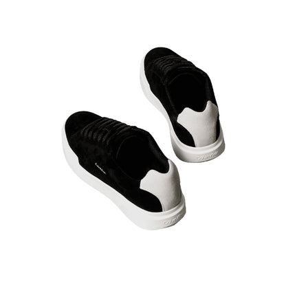 CALVIN KLEIN Sneakers Avenue in Camoscio Nero con logo CK 