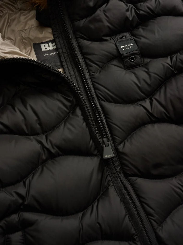 Piumino Donna lungo, trapuntato ad onde orizzontali, Lynel