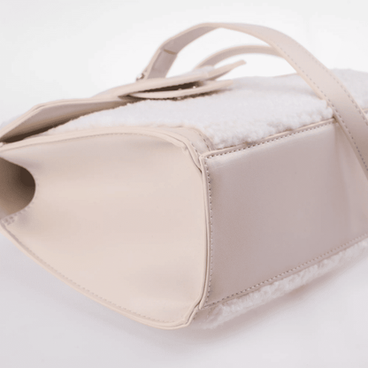 Borsa Donna Wally05 Bianca, con inserti teddy e chiusura con patta