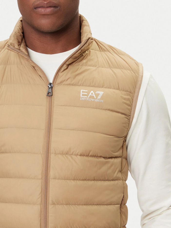 Gilet Uomo Beige, con impunture orizzontali e logo